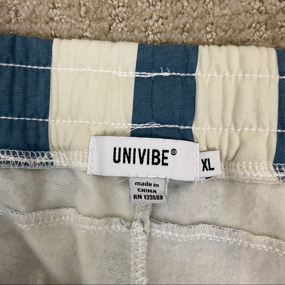 Univibe Striped Athletic Shorts Size XL - Picture 4 of 6